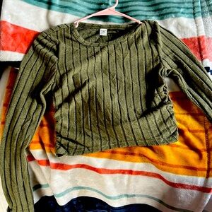 Hi this will be 15 dollars and comes with pants